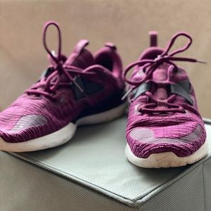 Nike flex memory foam shoes